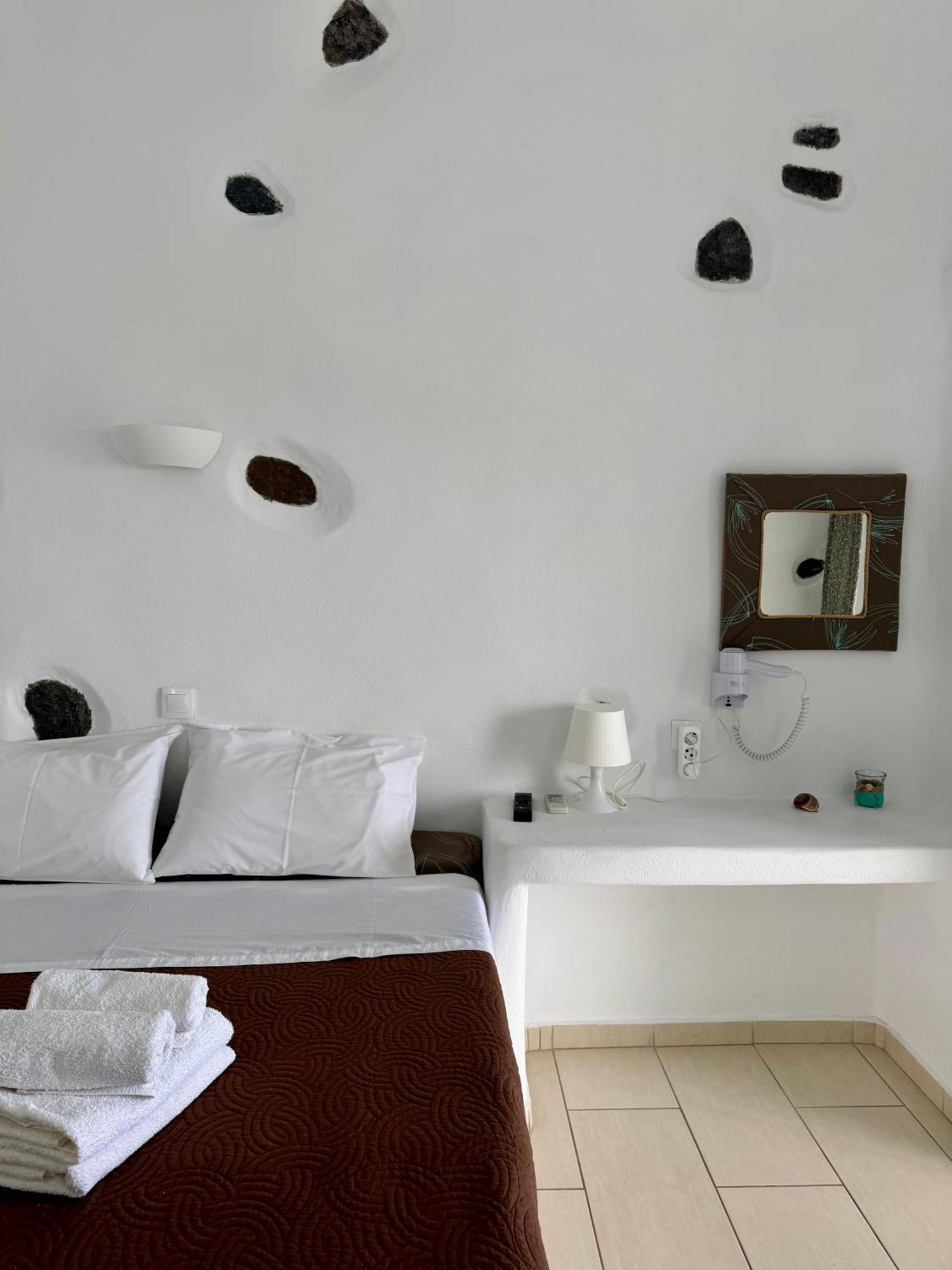 Manias Fira Residences Bagian luar foto