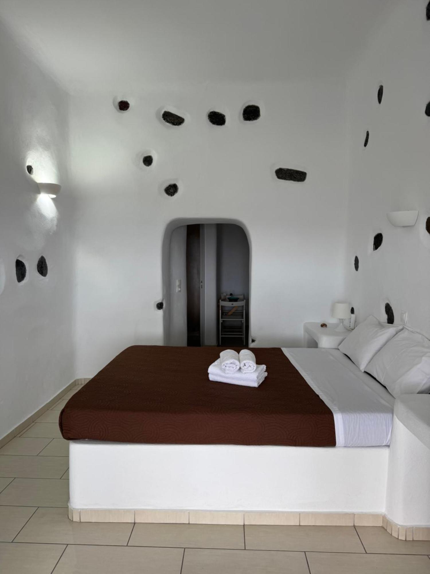 Manias Fira Residences Bagian luar foto