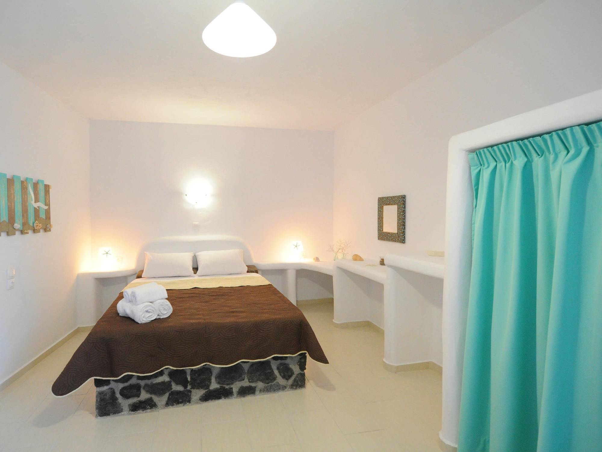 Manias Fira Residences Bagian luar foto