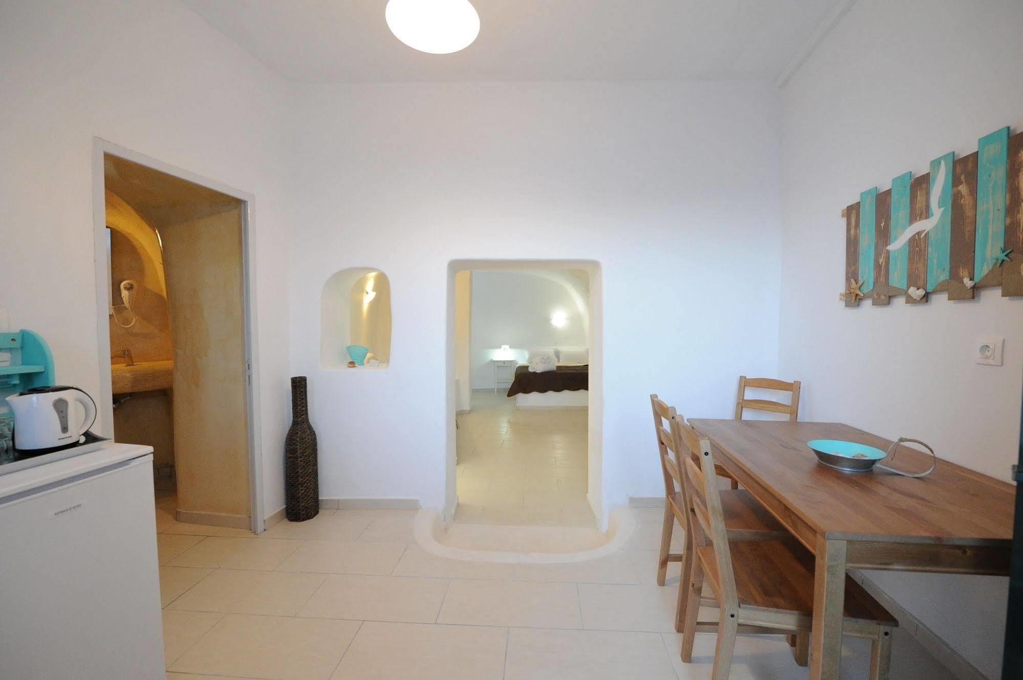 Manias Fira Residences Bagian luar foto