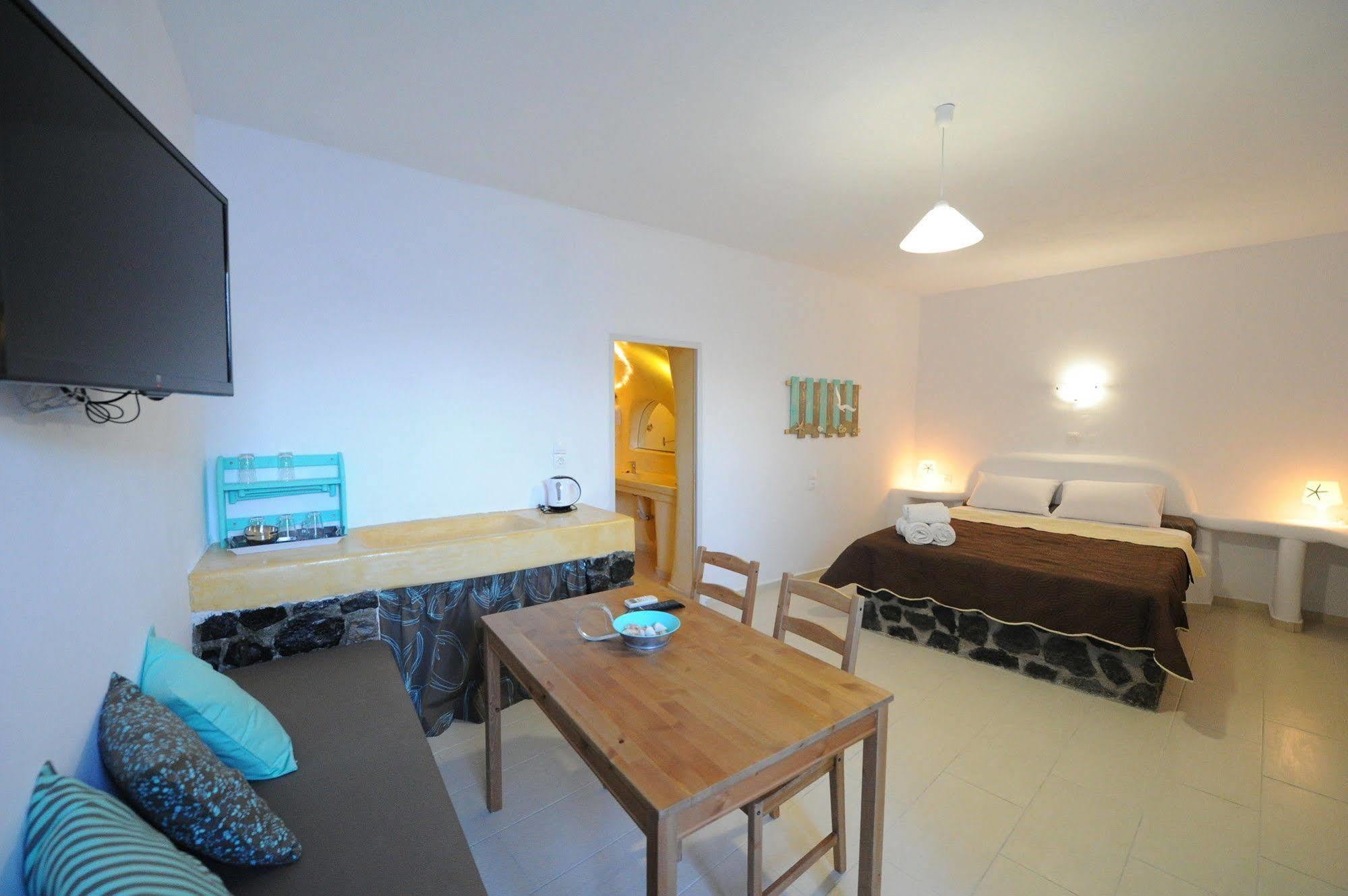 Manias Fira Residences Bagian luar foto