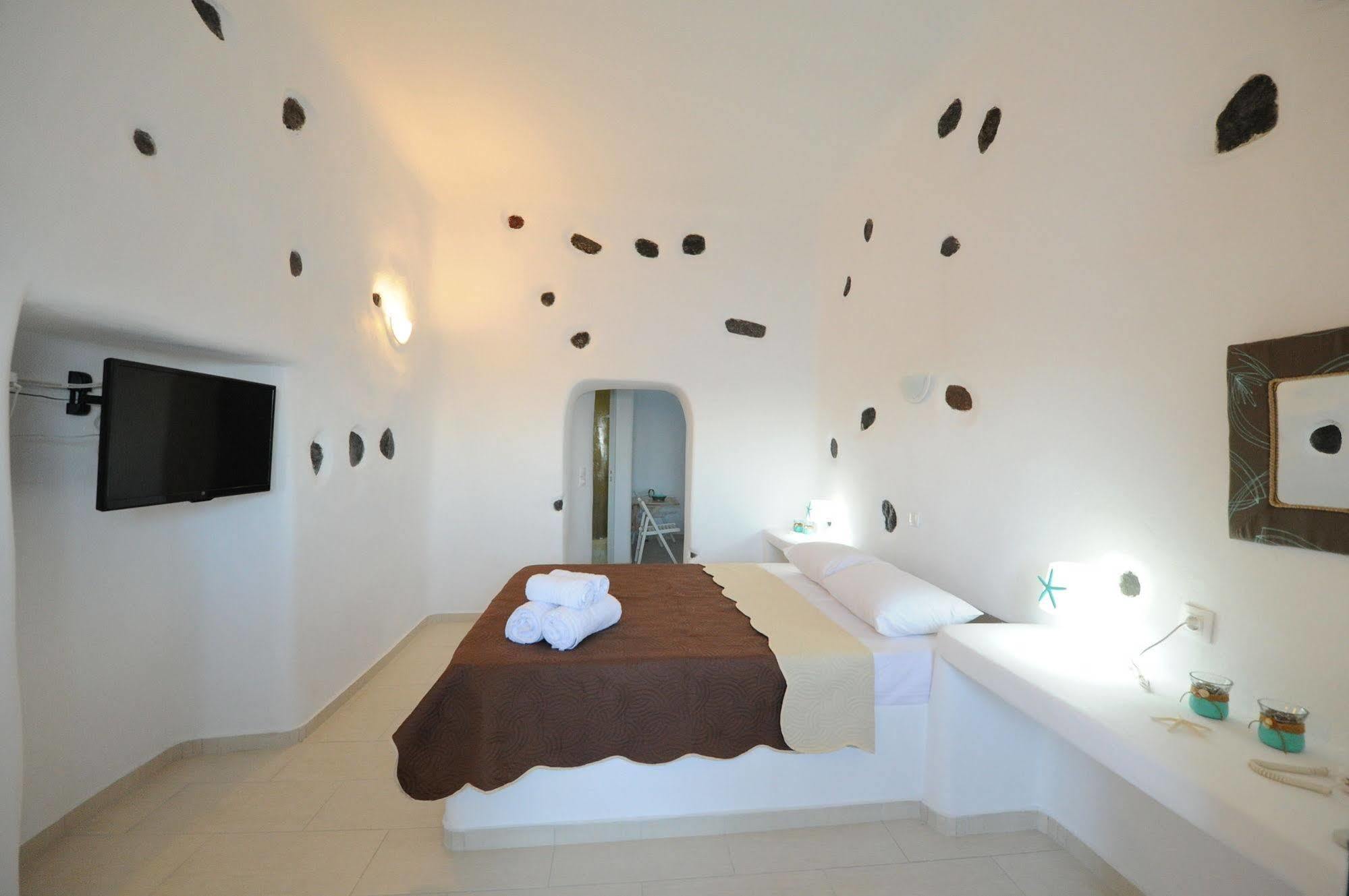 Manias Fira Residences Bagian luar foto